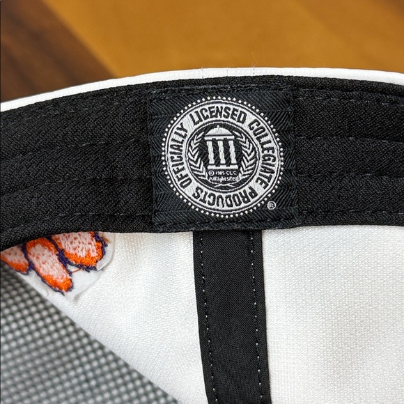 Titleist Clemson Tigers 2018 National Champions Adjustable Cap White Orange Paw - Picture 9 of 12